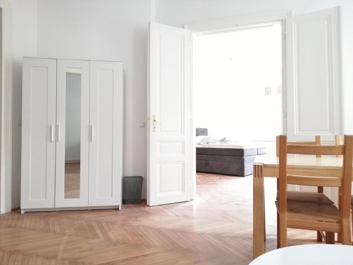 Central Living Apartments - Schoenbrunn เวียนนา ภายนอก รูปภาพ
