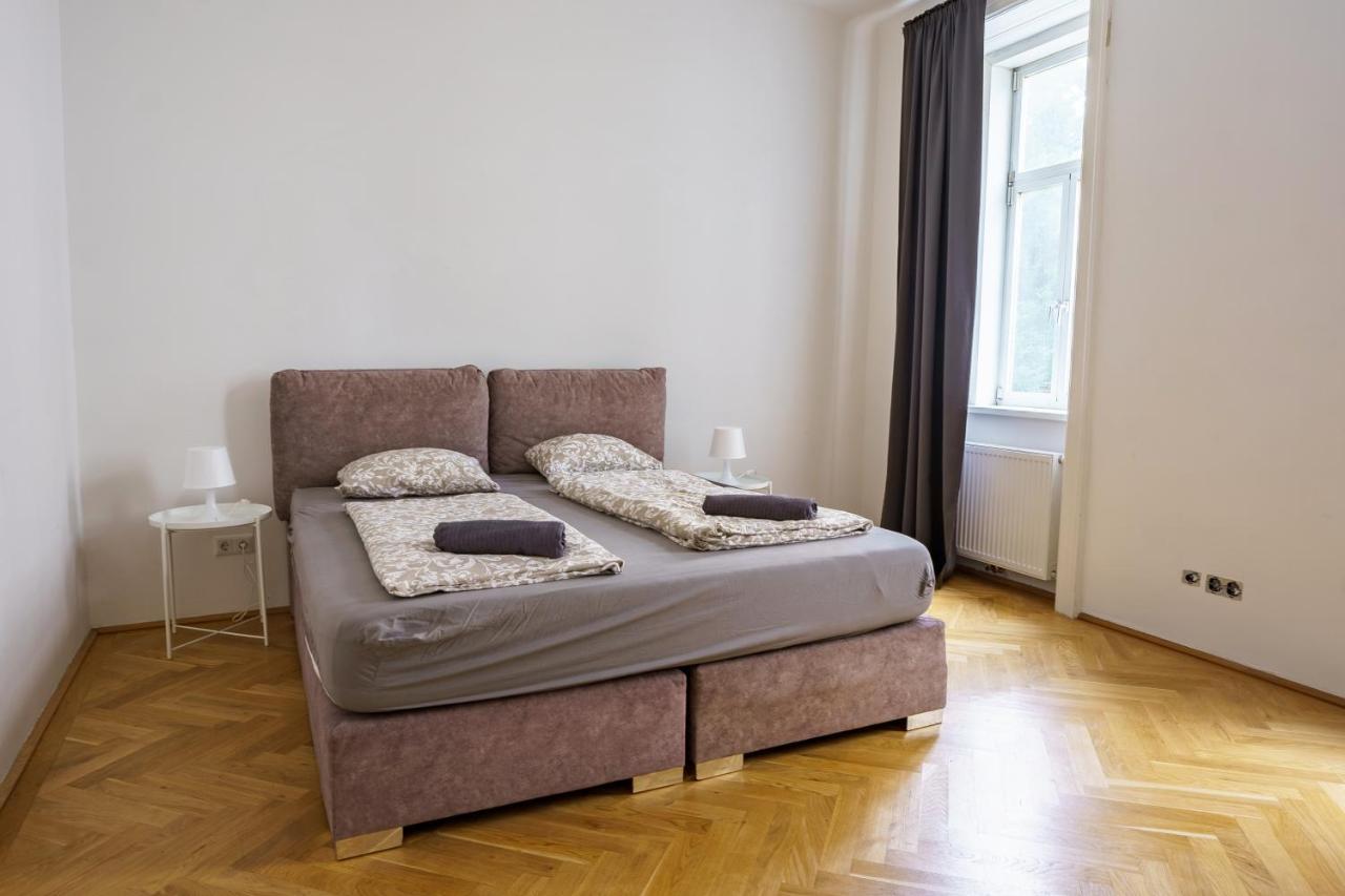 Central Living Apartments - Schoenbrunn เวียนนา ภายนอก รูปภาพ