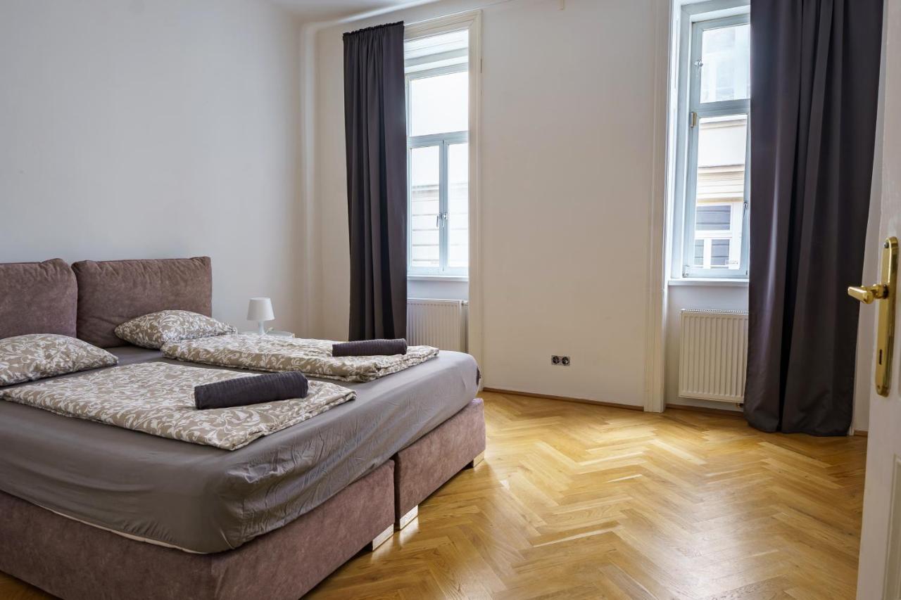 Central Living Apartments - Schoenbrunn เวียนนา ภายนอก รูปภาพ